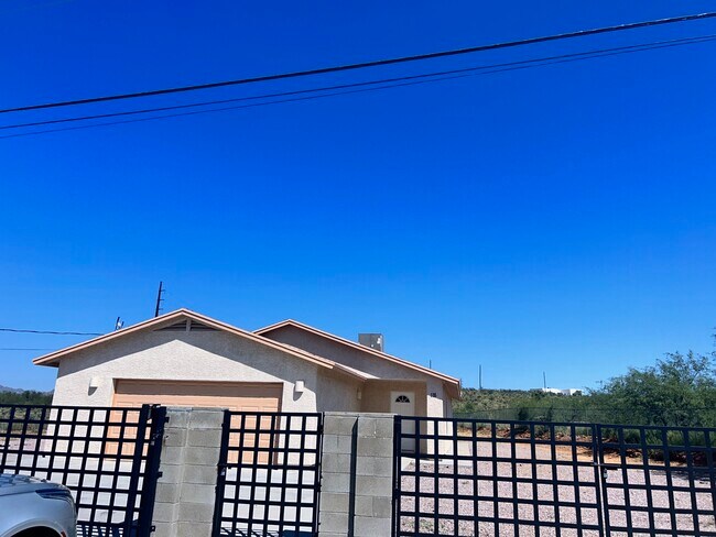 Building Photo - 118 Calle Tiburon