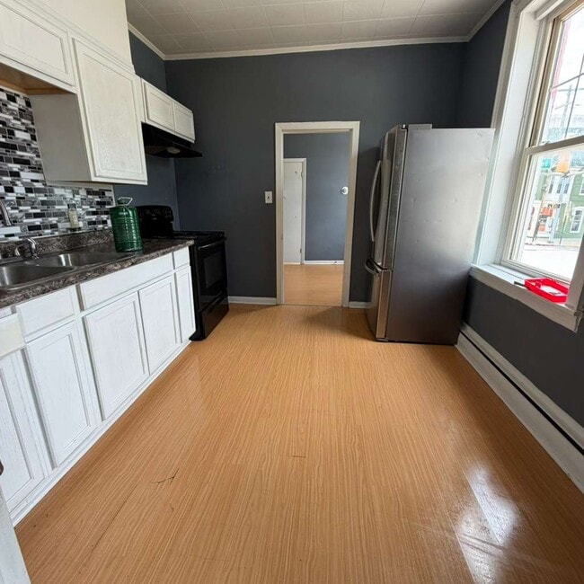 Building Photo - 105 N Conococheague St