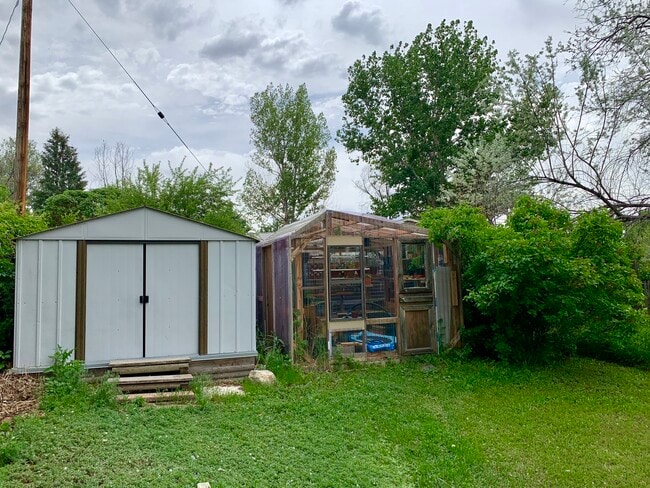 Building Photo - 601 Gutcher Dr