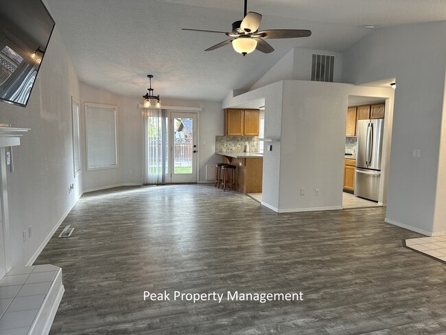 Building Photo - 3009 Ray Ave