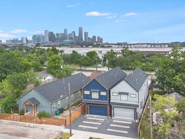 Building Photo - 603 N Milby St