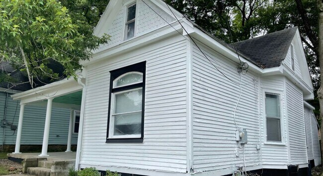 Building Photo - 376 Park Ave