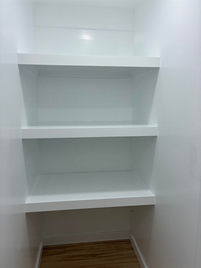 Building Photo - 716 11TH St