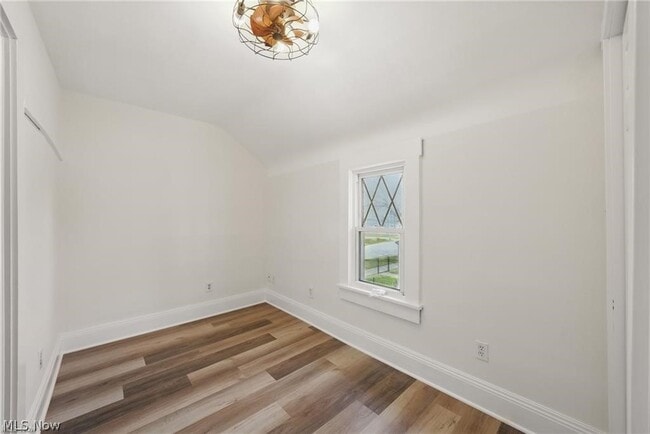 Building Photo - 2471 Tremont Ave