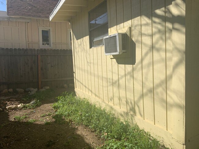 Building Photo - Old World Charm 1 bedroom / 1 bath
