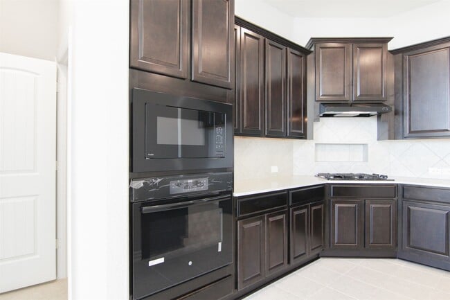 Building Photo - 31811 Dunham Lake Dr