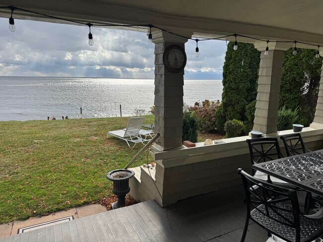 Building Photo - 3 Crescent Bluff Ave