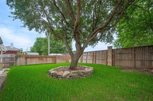 Building Photo - 5914 Clerkenwell Dr