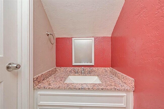 Building Photo - 2118 Straight Creek Dr