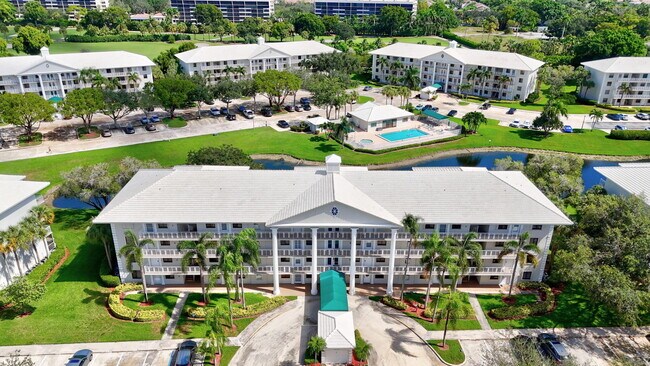 Building Photo - 6205 Balboa Cir