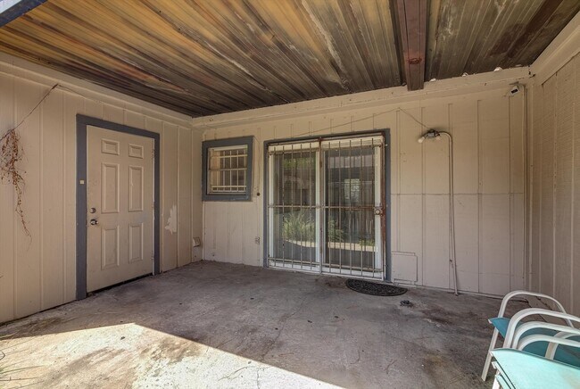 Building Photo - 5825 W Tidwell Rd