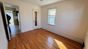 Building Photo - 3123 Atwood Ave