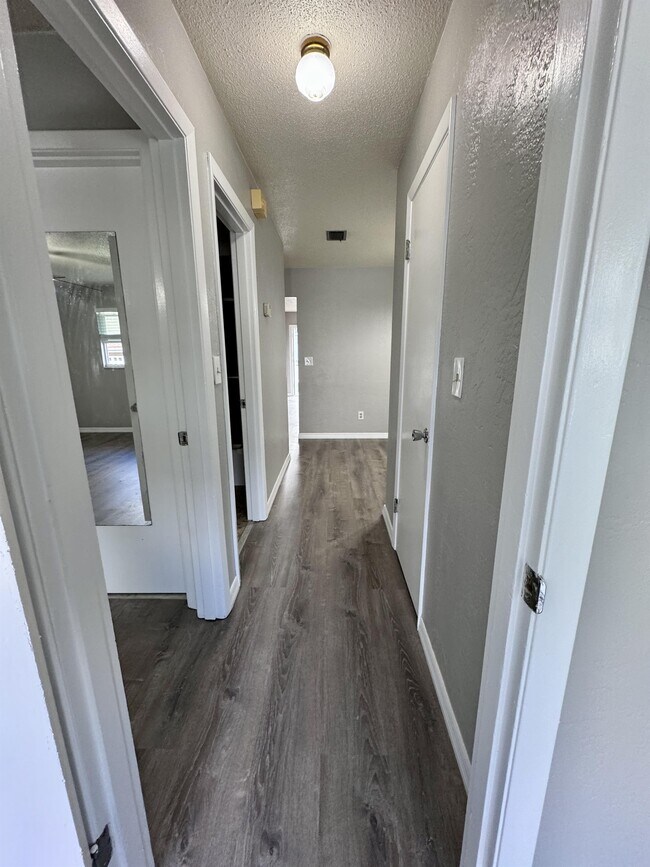 Building Photo - 2241 Granada Dr