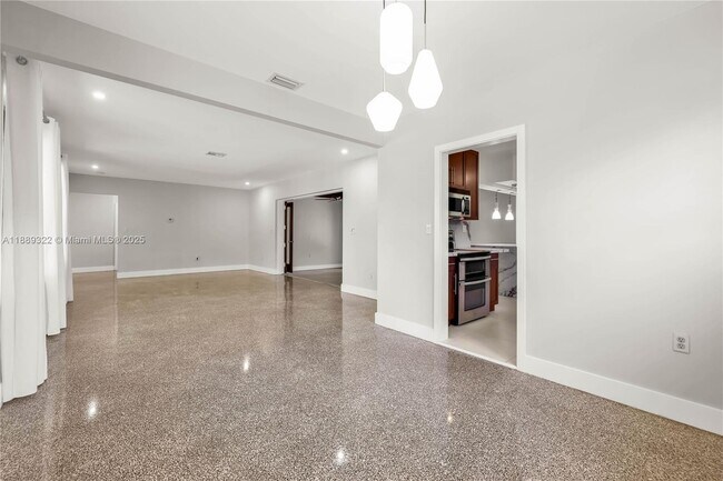 Building Photo - 454 NE 93rd St