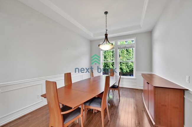 Building Photo - 4 BED & 2.5 SINGLE FAMILY HOUSE FOR RENT