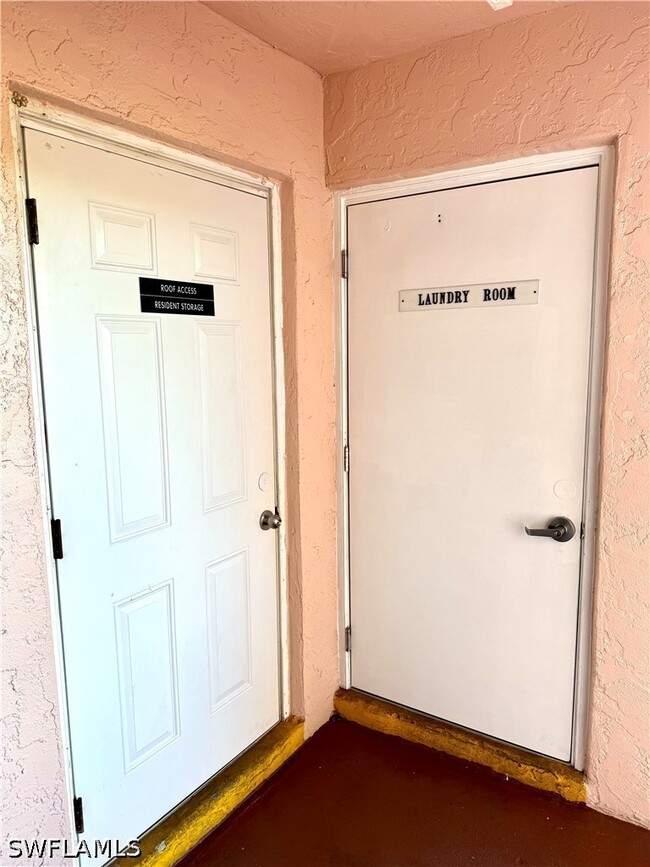 Building Photo - 225 Turtle Lake Ct