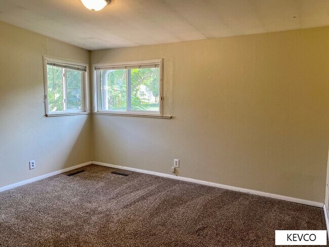 Building Photo - Three Bedroom Home Right By CSU Campus