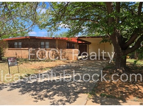 Building Photo - Bright and Open 4 Bedroom Home
