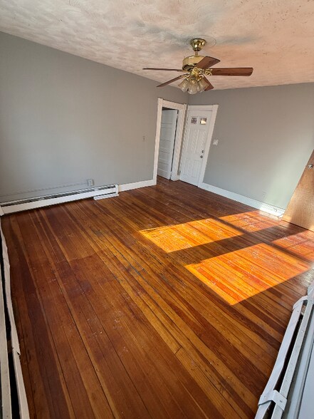 Building Photo - 224 Vine St