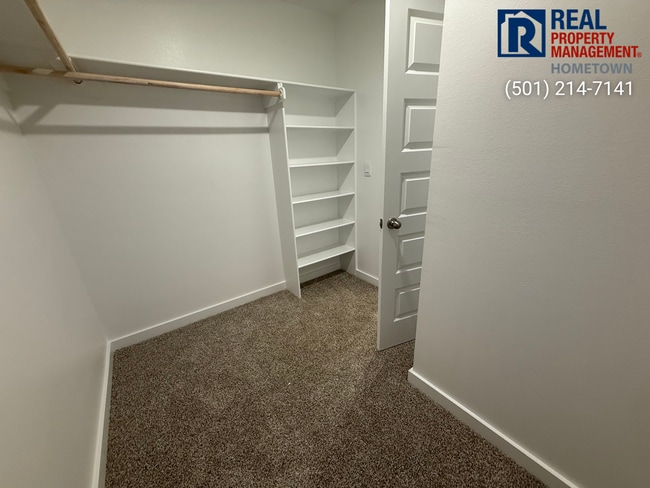 Building Photo - 108 E Fredonia Ct