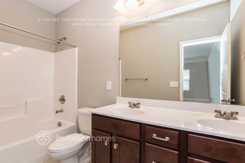 Building Photo - 5318 Roberta Crossing Dr