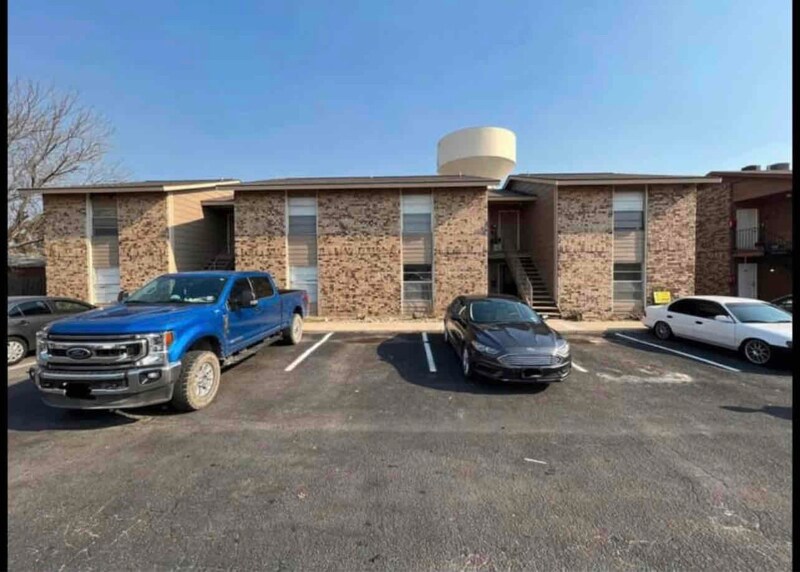 Building Photo - 1702 Kirk Ave