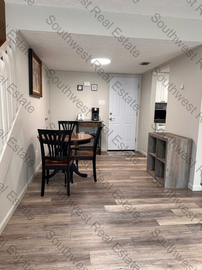 Building Photo - Spacious 2 story condo.