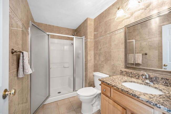 Building Photo - 262 Littleton Rd