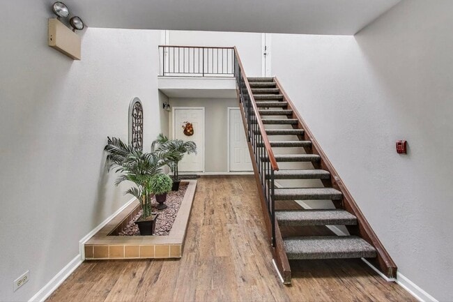 Building Photo - 534 River Front Cir