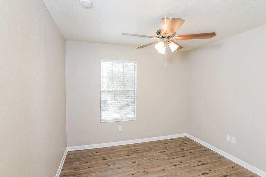 Building Photo - 13422 Solar Crest