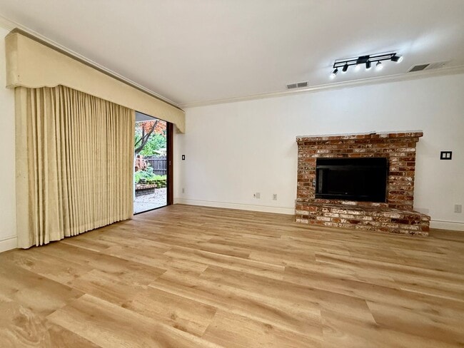 Building Photo - Don’t Miss This Beautiful 3-Bedroom + Office Gated Home!