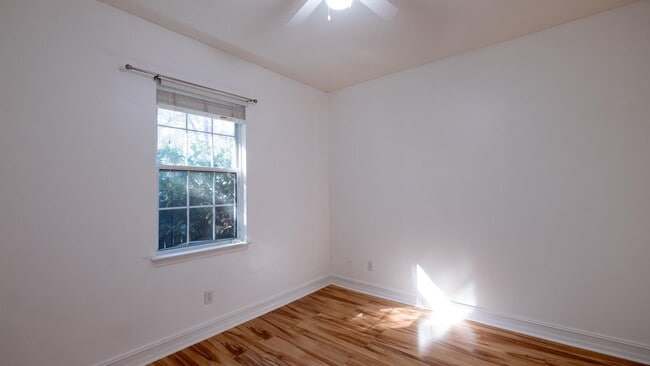 Building Photo - 3510 Gardenview Way