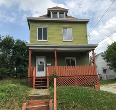 Building Photo - COMING SOON! HOME IS CURRENTLY OCCUPIED – ...