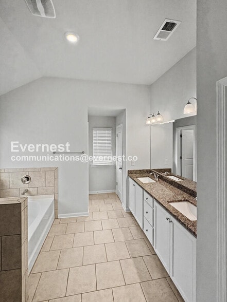 Building Photo - 320 Paxton LN