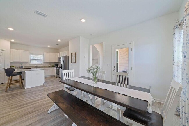 Building Photo - 51 Woodsorrel St