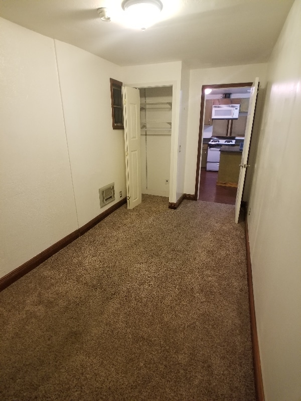 Building Photo - 1537 Maple St