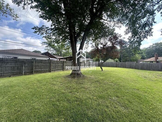 Building Photo - 5288 Oak Meadow Ave