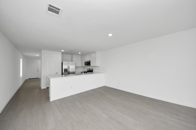 Building Photo - 10411 Birds Nest Dr
