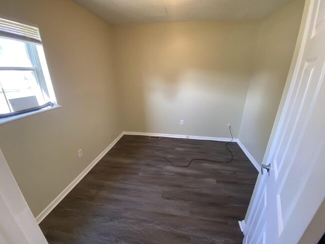 Building Photo - Pack Your Bags! This Updated Warren Rental is 100% Move-In Ready OWNER SPECIAL- 1 month FREE