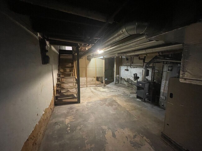 Building Photo - 853 Wayne Ave