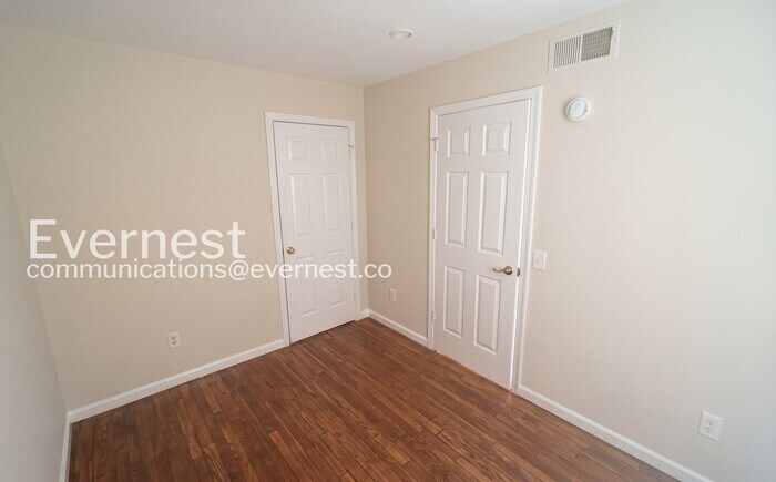 Building Photo - 107 Prosperity Ave SE