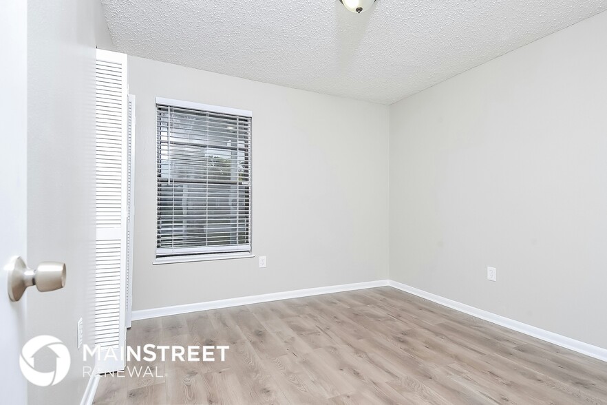 Building Photo - 225 Tracy Way