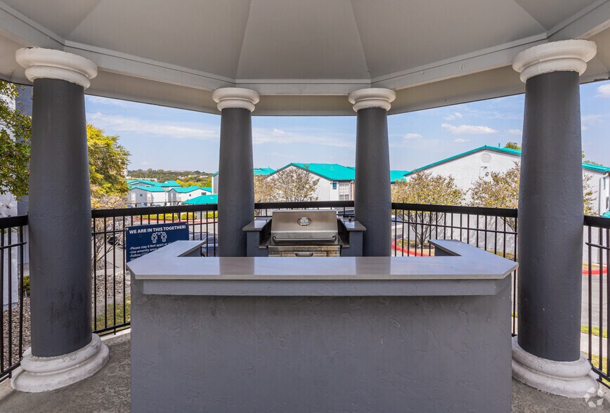 The Clara 10707 W Interstate 10 San Antonio TX 78230 Apartment Finder