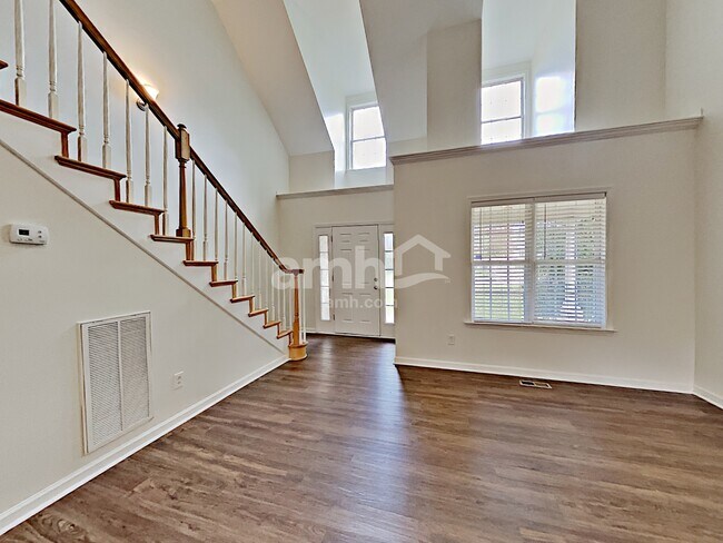 Building Photo - 2627 Mission Ridge Dr