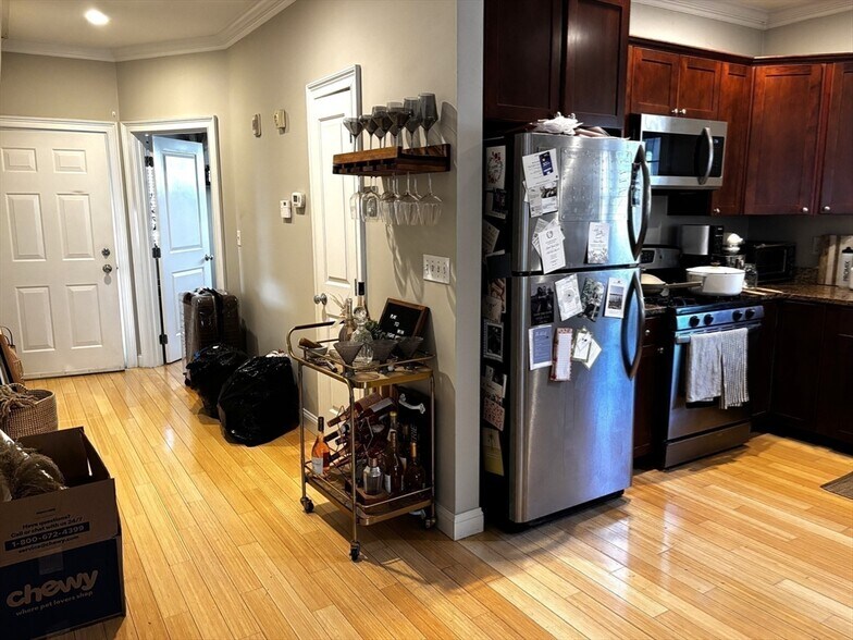 Building Photo - 18 Knowlton St