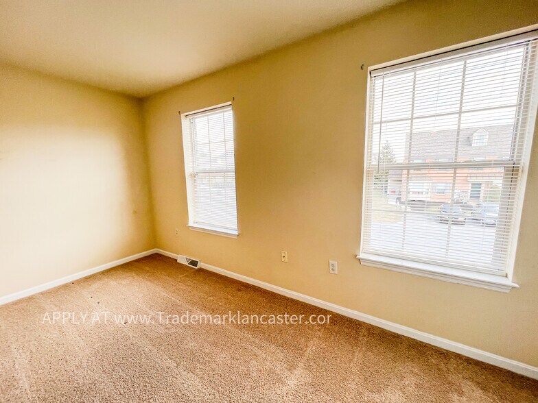 Building Photo - 61 Covington Ct
