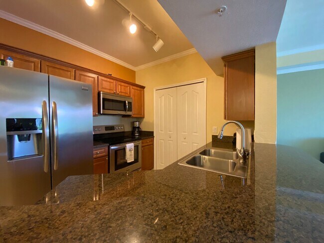 Building Photo - 12970 Positano Cir