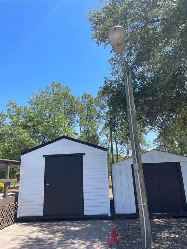 Building Photo - 675 N Romero St