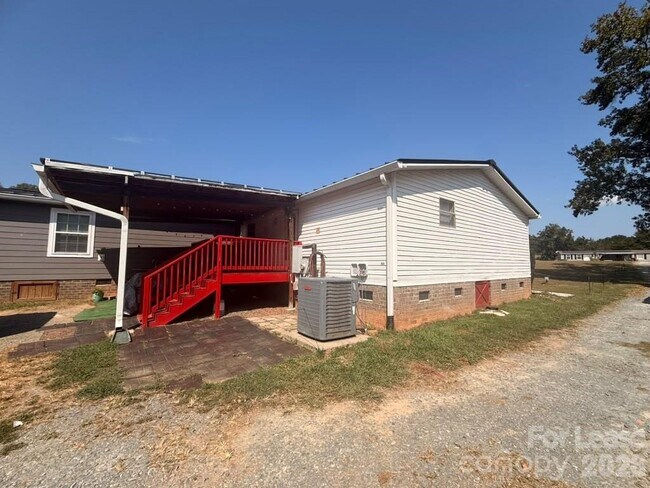Building Photo - 6117 Sunrise Ln