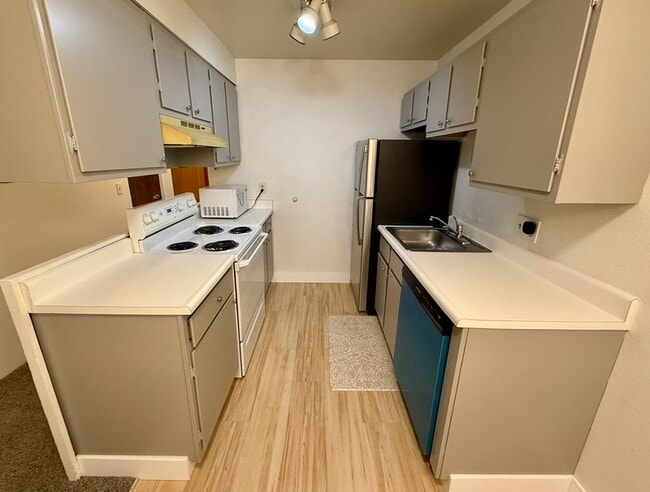 Building Photo - 1606 Cottonwood Dr